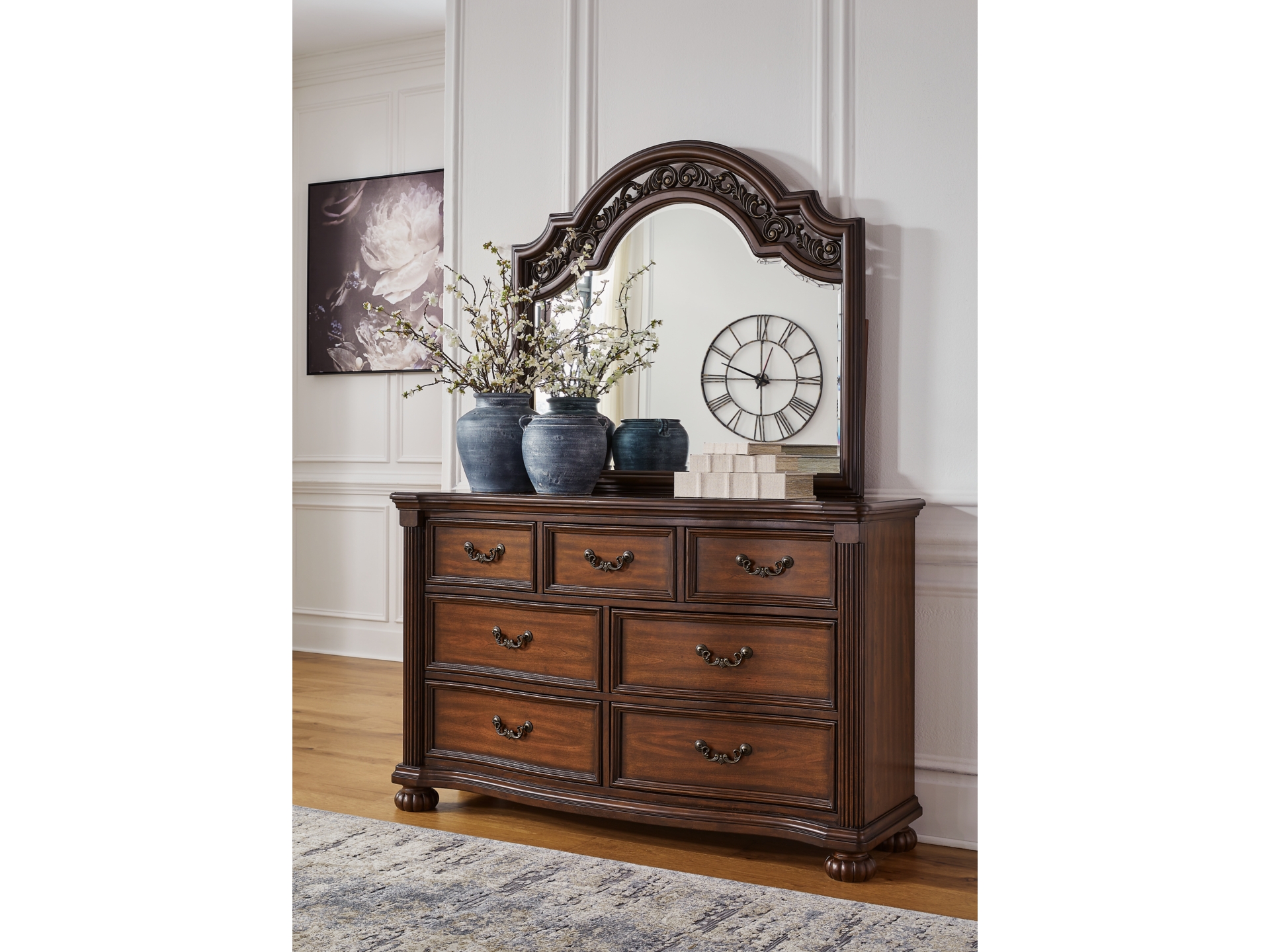 Image 2 of Lavinton bedroom collection 