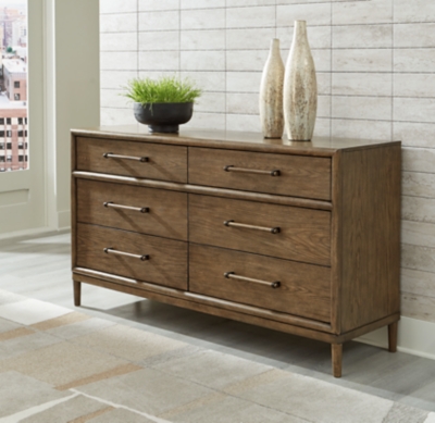 Roanhowe Dresser, , rollover