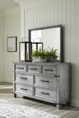 Russelyn 7 Drawer Dresser and Mirror, Gray