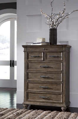 Johnelle Chest of Drawers