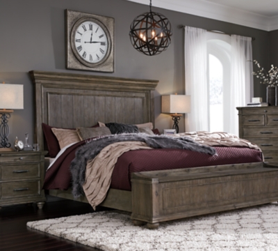 Johnelle King Panel Bed with Storage Bench | Ashley