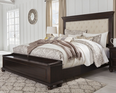 Brynhurst Queen Upholstered Bed With, Bed Frames With Storage And Seating