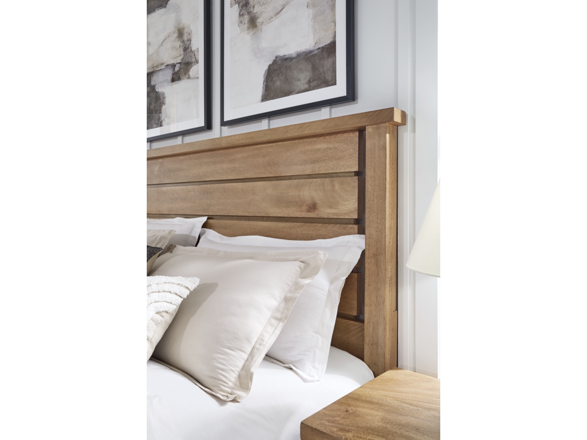 Kristiland Queen Panel Bed | Ashley