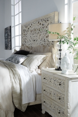 Bantori King Panel Bed Ashley