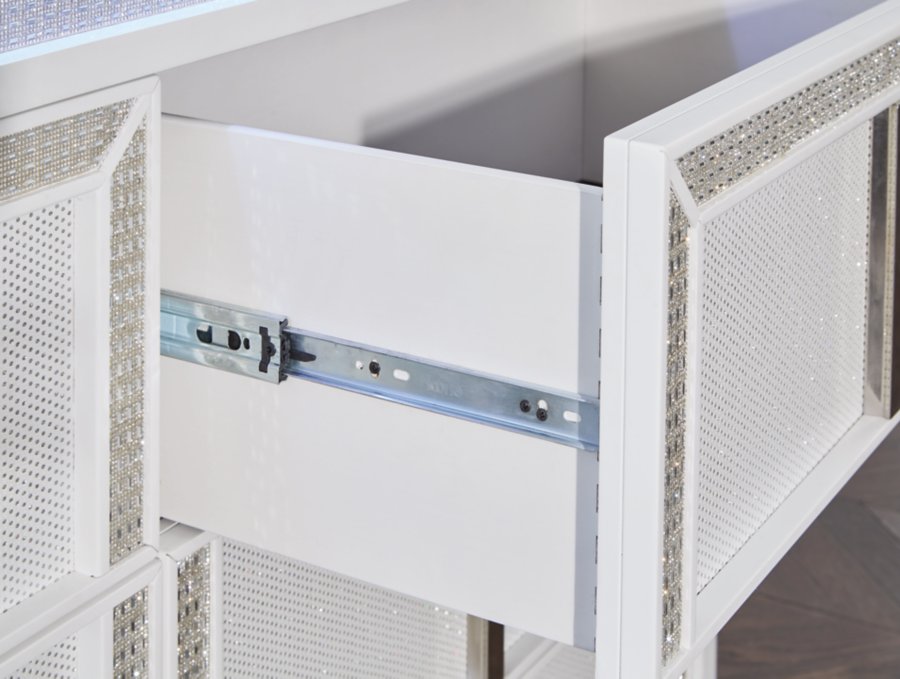 Chalanna Dresser and Mirror - image 4