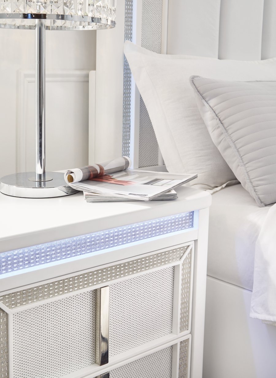 Chalanna Nightstand - image 6
