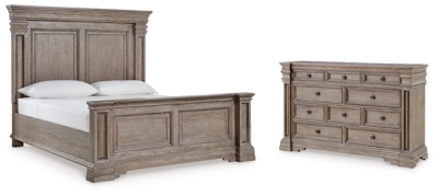 Blairhurst Queen Panel Bed with Dresser, Light Grayish Brown