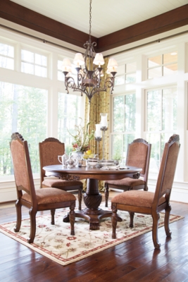 North shore outlet round dining table