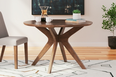 Lyncott Round Dining Table | Ashley