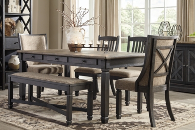 tyler creek dining room table