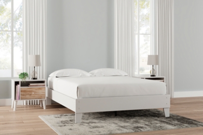 Piperton Queen Platform Bed, White, rollover