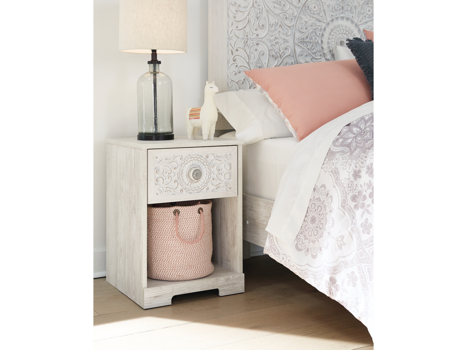 Image 7 of Paxberry bedroom group 