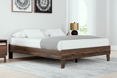 Calverson Queen Platform Bed, Mocha, rollover