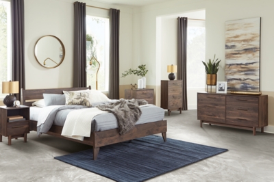 Calverson Queen Platform Bed with Dresser and 2 Nightstands, Mocha, rollover