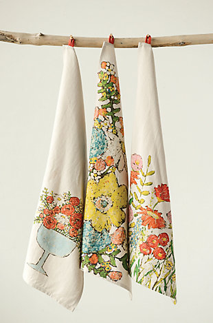 Add this set of adorable tea towels to your kitchen decor. They look amazing hung over a cabinet handle for wiping hands. They’re also ideal for lining a bread basket. Another perk: they wipe glasses dry without leaving a mountain of lint behind. Every well-equipped kitchen needs a set of tea towels. What better choice than this cute cotton set?Set of 3 | Made of cotton | Each towel has different design | Towels are 28" l x 18" w x 1/4" h