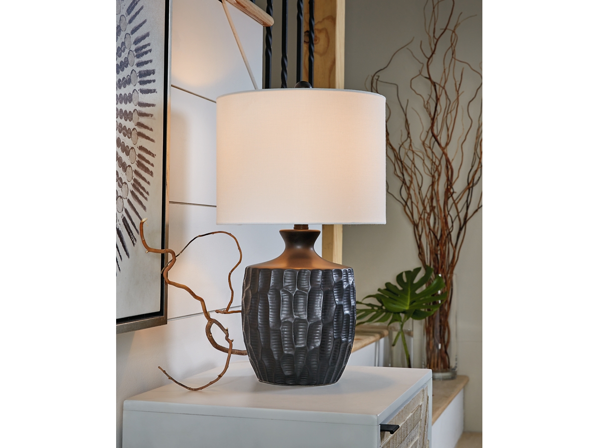 Ellisley Table Lamp | Ashley