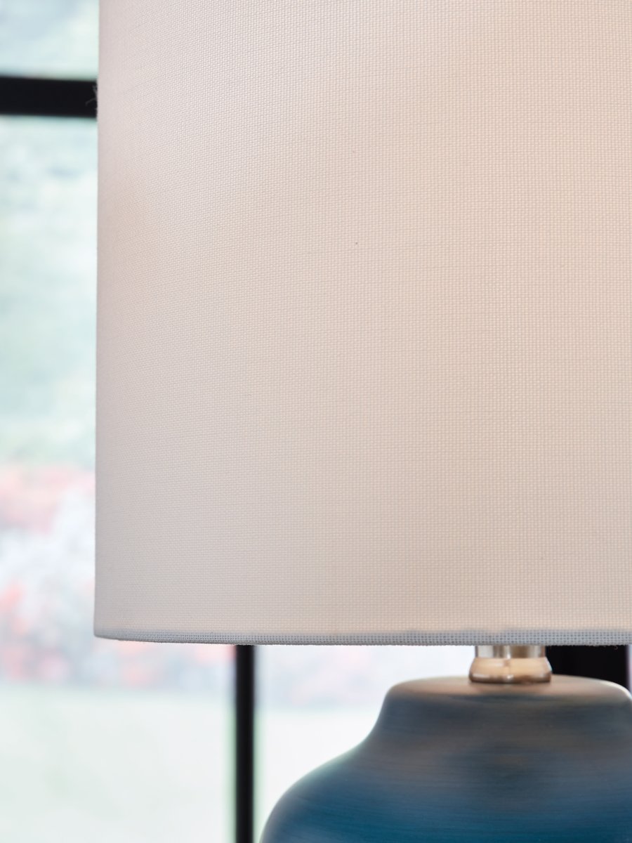 Gierburg Table Lamp - image 3