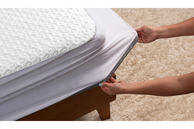 Keep your cool all night long with the Ver-Tex® 6.0 Performance queen mattress protector. Crafted with Ver-Tex climate control fabric, it provides instant heat deflection while remaining cool to the touch. The result: a truly comfortable sleep experience that naturally helps regulate your body temperature for maximum recovery and rejuvenation. The flexible cushioning layer dynamically responds to your motion and boosts air circulation to keep you cool, while the waterproof invisible barrier repels liquids so you can truly rest easy.Queen mattress protector | Made of polyester/polyethylene/spandex with polyurethane laminate; polyester/spandex skirt | Ver-Tex climate control fabric provides instant heat deflection and cool-to-the-touch comfort for natural temperature regulation | Secure fit and grip/flexible cushioning layer dynamically responds to your motion and boosts air circulation | Breathable/invisible waterproof barrier protects your mattress without affecting the feel of your mattress | Performance fabric blocks pet dander and dust mites; resists stains and fluids; reduces allergens | 10-year warranty | Machine washable