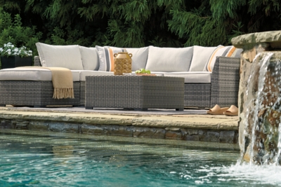 Cherry Point 4-piece Outdoor Sectional Set