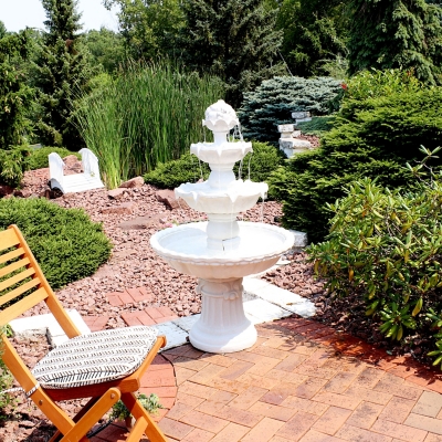 Sunnydaze Decor Fruit Top Fiberglass Outdoor 3-Tier Water Fountain - White, , large