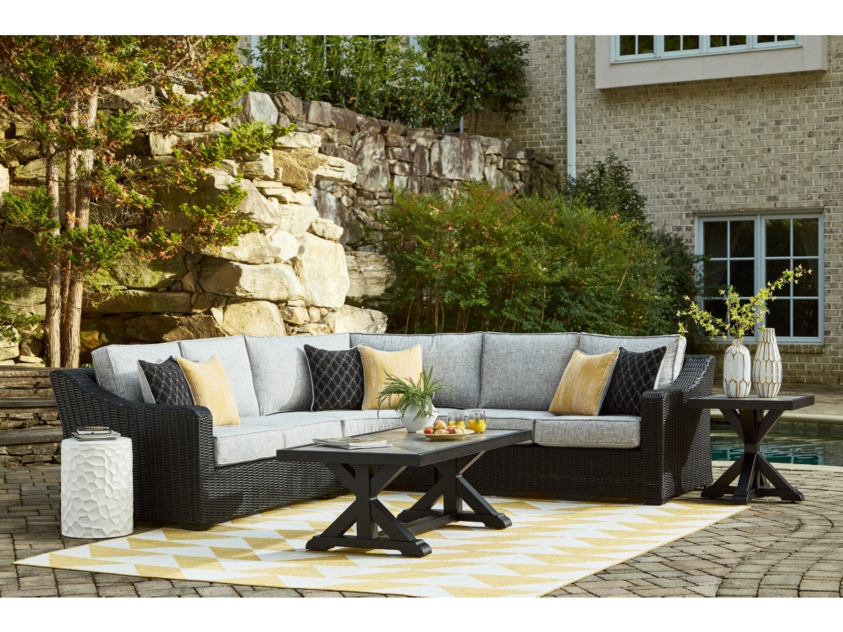 Beachcroft 3-Piece Outdoor Sectional | Ashley