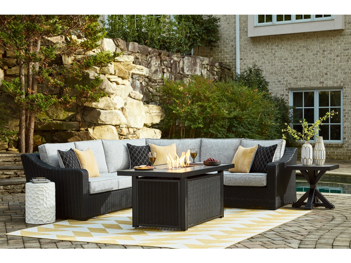 Beachcroft 3-Piece Outdoor Sectional | Ashley