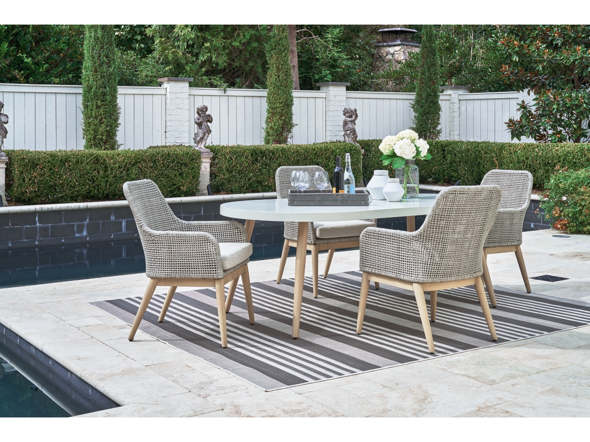 ヴィオテラス Seton Creek Outdoor Dining Table and 4 Chairs | Ashley