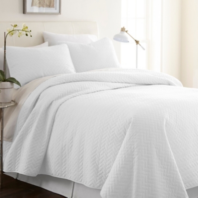 Herring Patterned 3-Piece Twin/Twin XL Quilted Coverlet Set, White, large