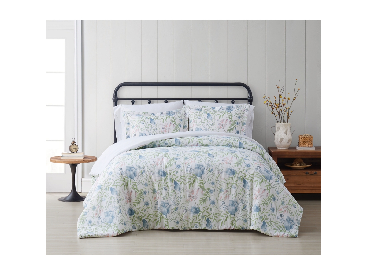 Full sized comforter newest set Ashley Furniture