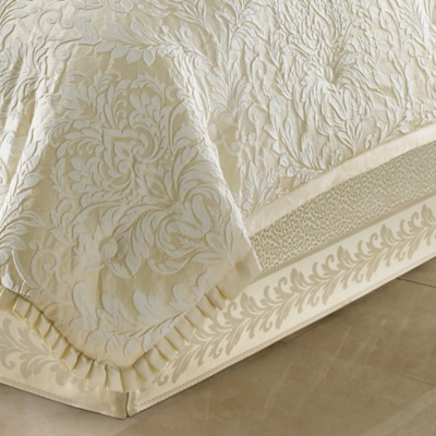 Jqueen Marquis 4-Piece King Comforter Set, Ivory