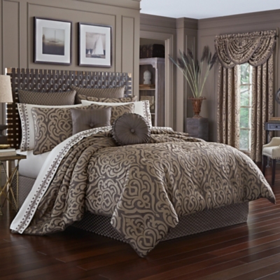 J. Queen New York Milano Sand Chenille Damask Comforter Set