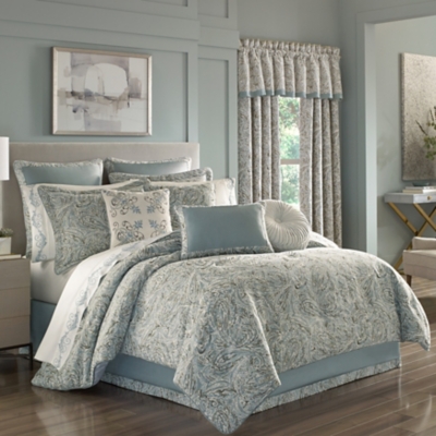 Signature Design by Ashley Bedding Sets Q426003F Full Meghdad Gray/White Reversible  Comforter Set, Arwood's Furniture