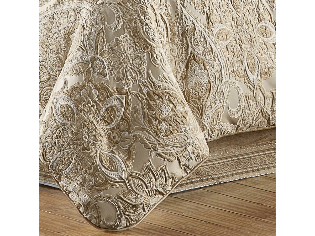J. Queen New York Sandstone King 4 Piece Comforter Set | Ashley J. Queen New York Sandstone King 4 Piece Comforter Set | Ashley