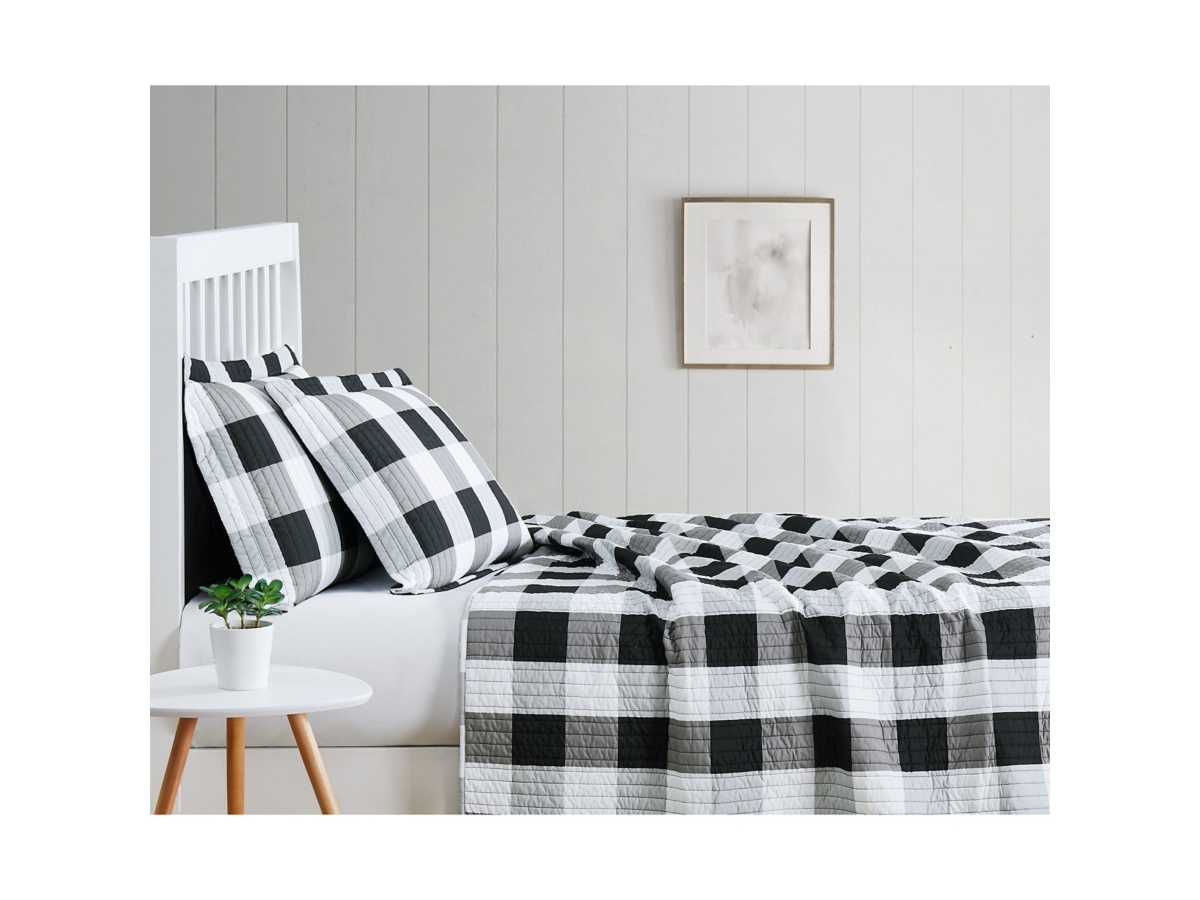 Black White Buffalo selling Plaid KING Quilt Set