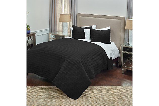 Teeming with texture, this solid-tone quilt is a masterpiece in minimalist design. Soothing neutral tone couldn’t be any more compatible. Reversible design makes it that much easier to love.100% cotton face  | Quilted to create a reversible pattern | Machine wash cold, gentle cycle, tumble dry low, do not bleach | Imported | Polyester fill | Shams not included