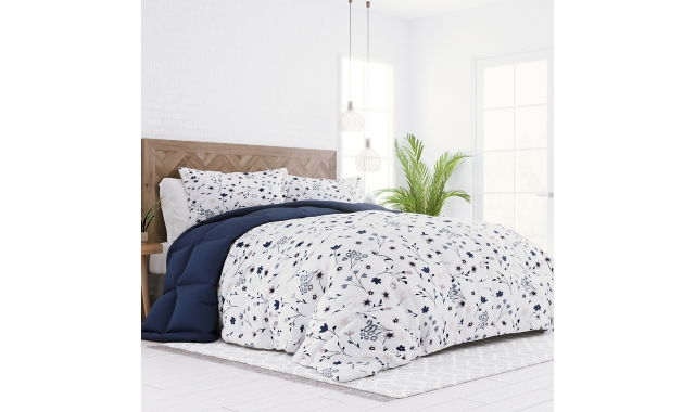 Home Collection Forget Me Not Premium Down Alternative 3-Piece King Comforter Set