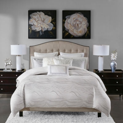Chic Queen Comforter Set
