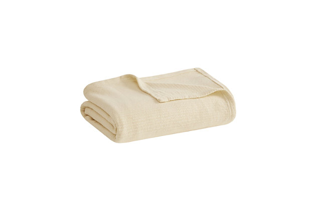 The Freshspun blanket features a classic basketweave pattern for simple styling. Made from a high quality cotton, it's designed to snag and pill less. Lightweight in construction, this blanket is perfect for year-round use.Made of 100% cotton | Basketweave construction | Machine washable | Imported