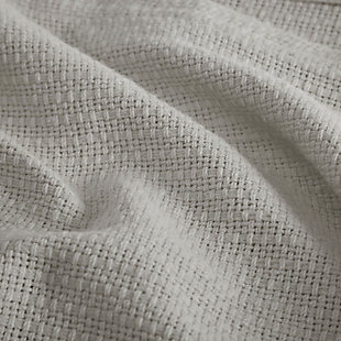 The Freshspun blanket features a classic basketweave pattern for simple styling. Made from a high quality cotton, it's designed to snag and pill less. Lightweight in construction, this blanket is perfect for year-round use.Made of 100% cotton | Basketweave construction | Machine washable | Imported