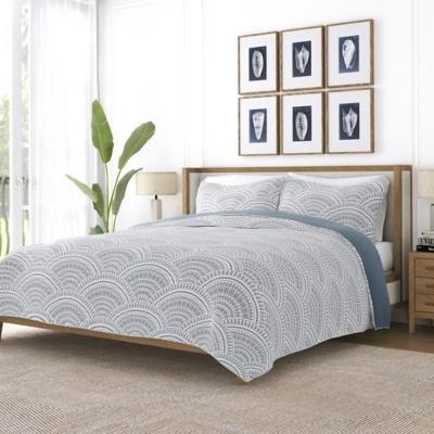 Ienjoy Home All Season 2 Piece Twin/ Twin XL Scallop Reversible Quilt Set with Shams, Dusk Blue, large