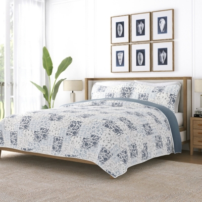 Ienjoy Home All Season 2 Piece Twin/ Twin XL Scrolled Patchwork Reversible Quilt Set with Shams, Dusk Blue, large