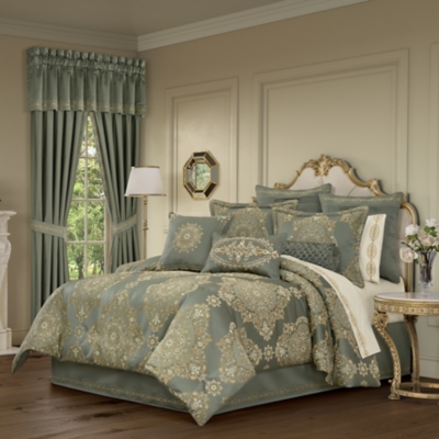 J Queen New York Monte Carlo 4 Piece Comforter Set, Queen - Navy