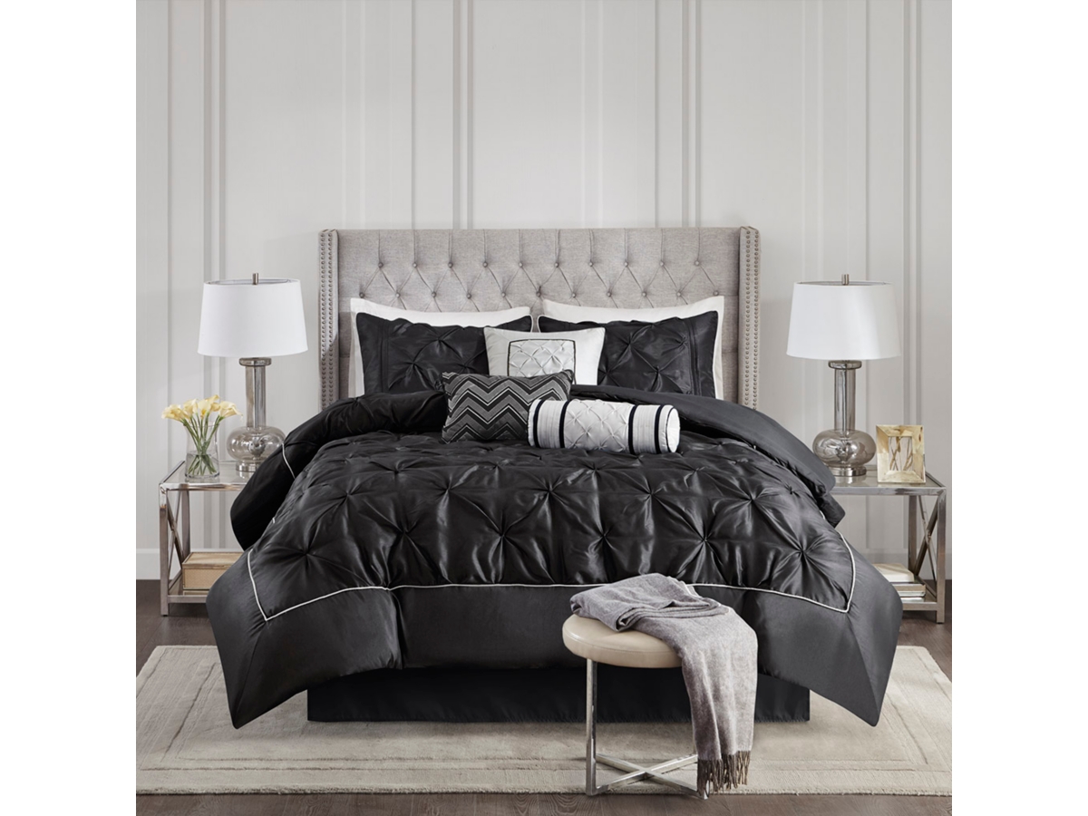 Laurel Queen 7 Piece Tufted Comforter Set | Ashley
