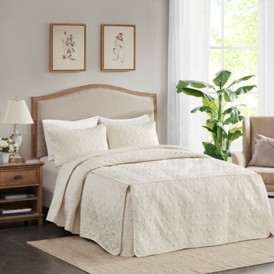 Quebec Queen 3 Piece Split Corner Pleated Quilted Bedspread, Cream, large