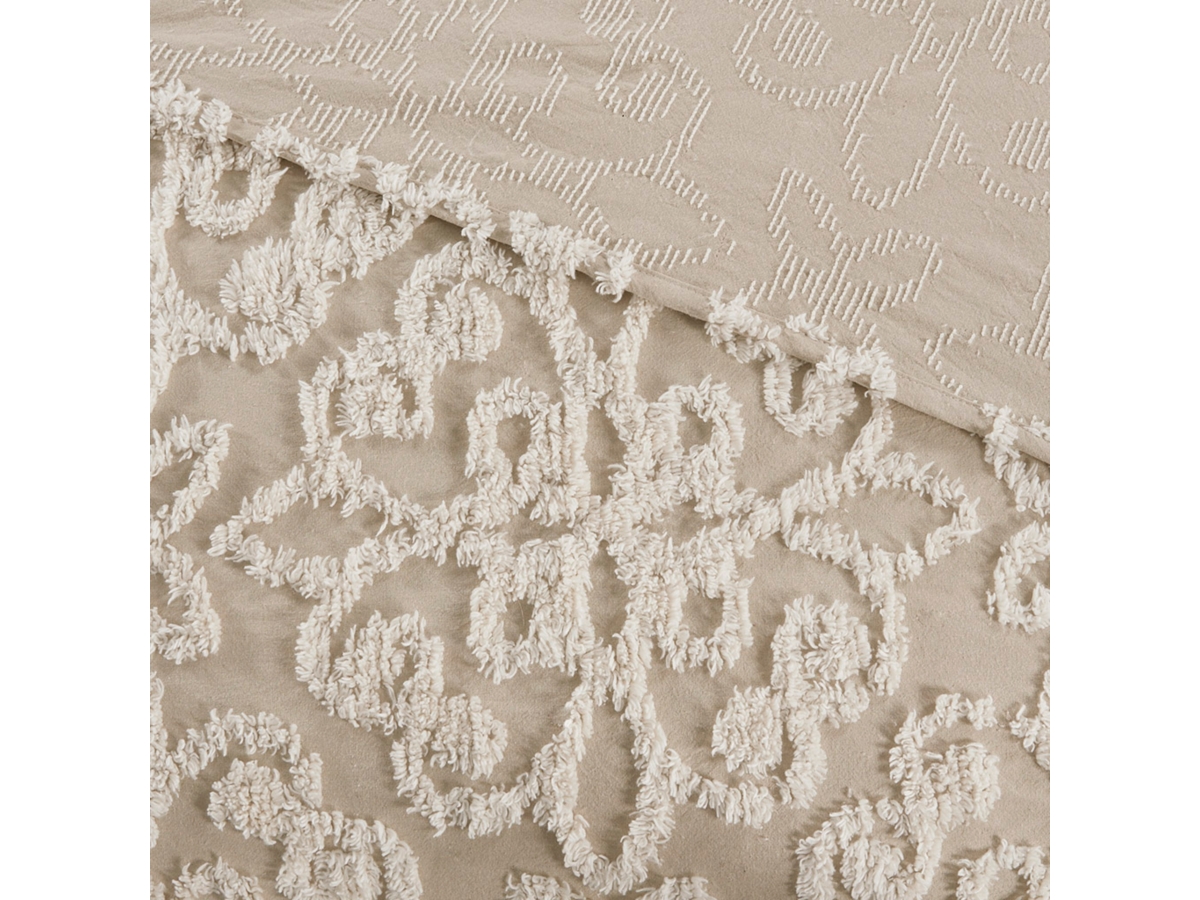 Sabrina Full/Queen 3 piece Tufted bedspread set | Ashley