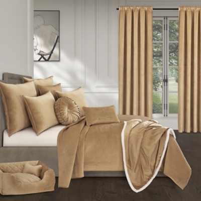 J. Queen New York Townsend Quilt King/California King 3 Piece Quilt Set, Gold, large