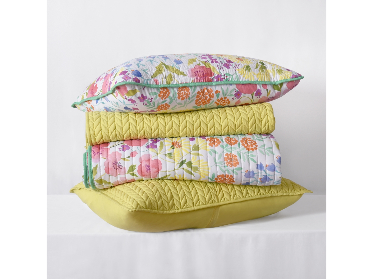 J. Queen Bold Cayman Twin/Twin Xl Quilt | Ashley