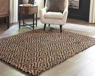 Broox 5 x 7 Rug, Natural/Black