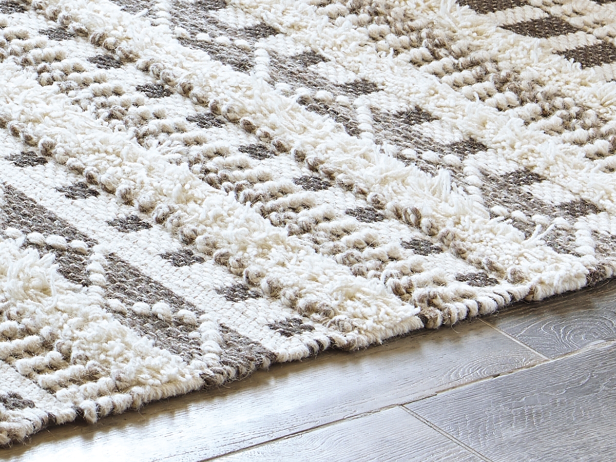 麗華 ASHLEY FURNITURE Wrenlow 5' X 7' Rug Medium Rug R407222 | Van Vreede's