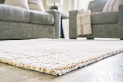 Adanmund 5' x 7' Rug | Ashley